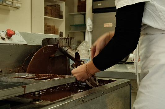 learning how to temper and cast chocolate at chocofellar